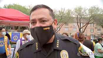 Houston Police Chief Art Acevedo joins the community for final goodbyes before heading to Miami - KTRK-TV