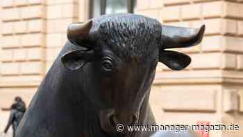 Dax reduziert Gewinne nach Rekordhoch, Bitcoin mit Kursrallye, Deutsche Bank mit Kursrutsch