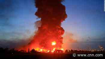 Dramatic video shows fire at Indonesia oil refinery