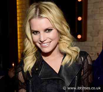 Jessica Simpson reveals she tested positive for COVID-19