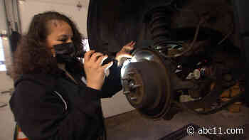 Girls Auto Clinic makes a right turn to add 'she-can-ic' to car-care glossary