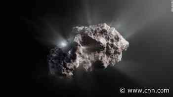 Pristine interstellar comet came from a system containing giant planets