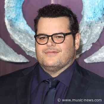 Josh Gad asks 'robbed' American Idol contestant to pen tune for TV show