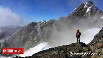 Uganda climate change: The people under threat from a melting glacier