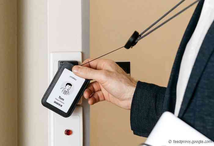 Orbitkey ID card holder offers a durable and sleek card carry solution (final hours)