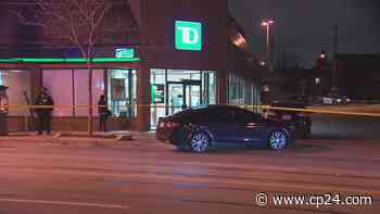One of two suspects in bank robbery where Toronto cop was stabbed released on bail - CP24 Toronto's Breaking News