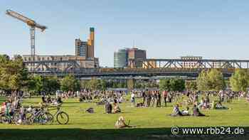 Gleisdreieckpark in Berlin: Jugendliche attackieren Polizisten mit Steinen und Flaschen - rbb24