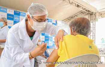 Cabo de Santo Agostinho inicia vacinação para pessoas de 66 anos - Diário de Pernambuco