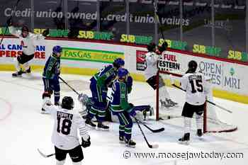 Defensive struggles pave way for Warriors loss to Swift Current - moosejawtoday.com