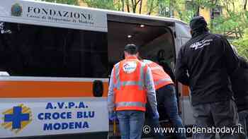 I volontari di Croce Blu di Modena consegnano il pranzo di Pasqua a domicilio - ModenaToday