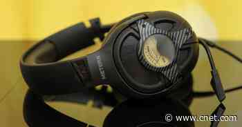 Meters Level Up PC gaming headset is roomy with a VU     - CNET