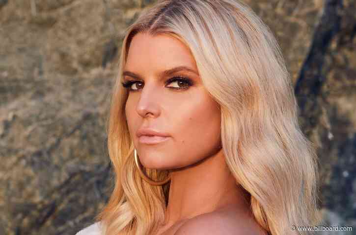 Jessica Simpson Launches Sultry Fiend Fragrance