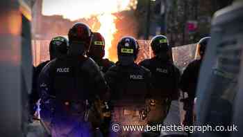 Loyalist youths clash with Police in south Belfast
