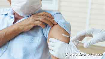Surgeon warns blanket vaccination of US population could be a 'dangerous medical approach' - Fox News