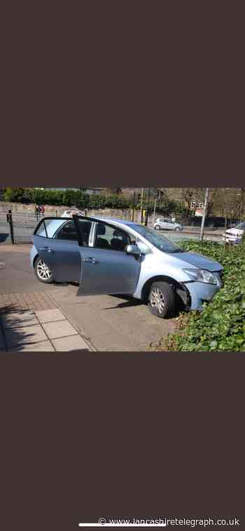 Four arrested following lengthily police chase in stolen car