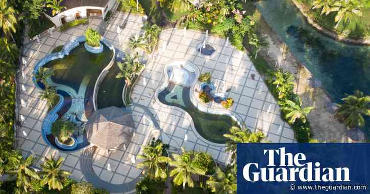 Deserted islands: Pacific resorts struggle to survive a year without tourists
