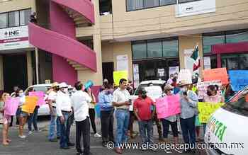 Simpatizantes de Félix Salgado Macedonio protestan en oficinas del INE en Zihuatanejo - El Sol de Acapulco