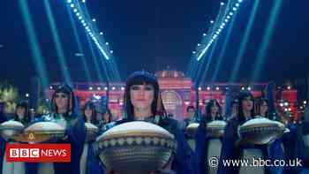 Egypt mummies pass through Cairo in ancient rulers' parade