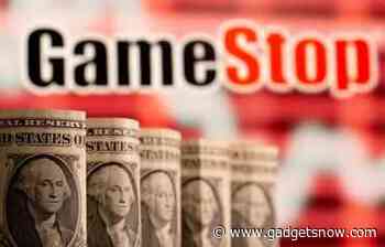 GameStop shares fall after announcing share sale plan