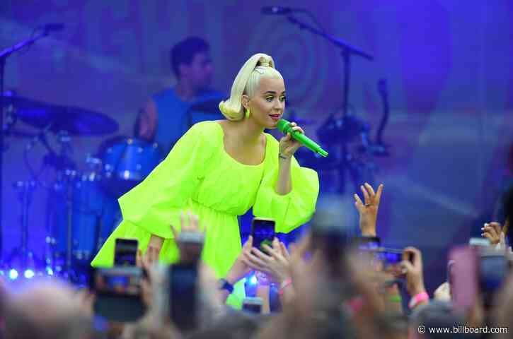 Katy Perry Tells ‘American Idol’ Singer She Stopped Shaved Her Legs Since Becoming a Mom
