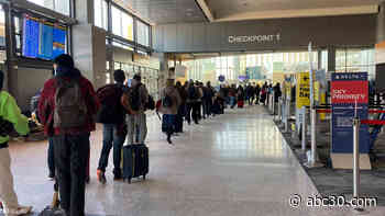 Computer outage preventing customers from buying tickets on United, Delta, American airlines