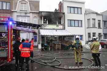 Grote schade na brand boven buurtwinkel in Deurne