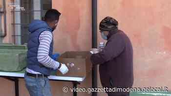 Modena, Pasqua a Porta Aperta, dove si allunga la fila dei bisognosi - Gazzetta di Modena