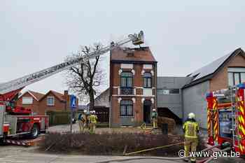 Dak woning zwaar beschadigd na brand in Boechout - Gazet van Antwerpen