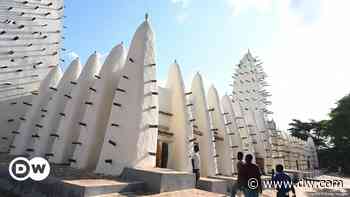 A definitive digest of African architecture - DW (English)