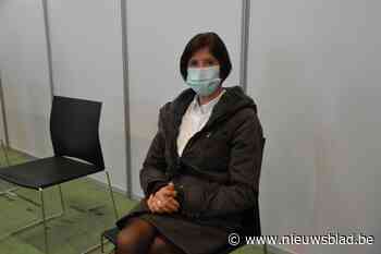 Frieda (70) als eerste opgeroepen via QVax: “Ik heb meteen alles laten vallen om te vertrekken”