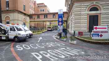 Piazza dei Cinquecento, picchia la compagna: portata in ambulanza all'Umberto I