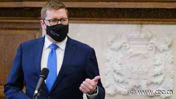 Sask. premier hints at mobile vaccine clinics for worksites, possible changes to priority list