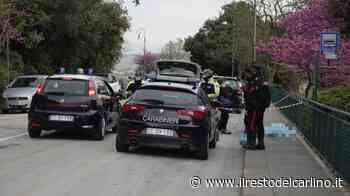 Muore davanti alla fermata dell'autobus a Fermo - il Resto del Carlino