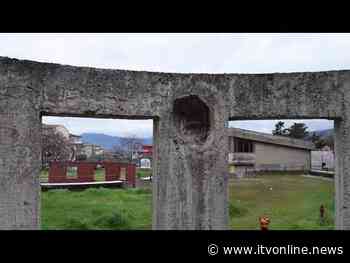 Sporche, malandate, vandalizzate: ecco le piazze di Solofra - Irpinia TV