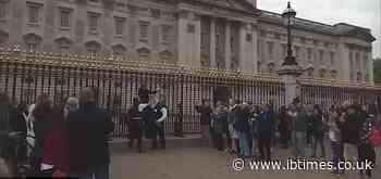 Queen Elizabeth II to allow unprecedented picnics in Buckingham Palace Gardens