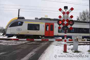 Overwegen afgesloten voor werken aan spoor, perrons in station Buggenhout worden verhoogd<BR />
