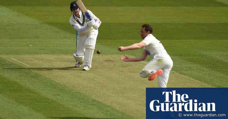 Runs for Robson as Middlesex and Somerset make chilly start to season