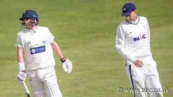 County Championship: Van der Gugten rescues Glamorgan against Yorkshire