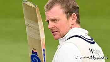 County Championship: Sam Robson hits 165 for Middlesex but Somerset fight back