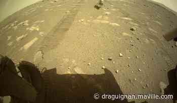 L'hélicoptère Ingenuity prend sa première photo sur Mars - maville.com
