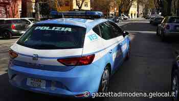 Modena. Tenta di disfarsi della droga mentre scappa: preso dalla polizia - La Gazzetta di Modena