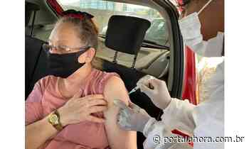 Idosos de Imbituba, de 67 anos completos, serão vacinados nesta sexta e sábado; antes, é necessário agendar atendimento por telefone - Portal AHora