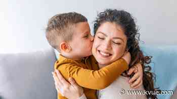 Kendra Scott giving away $2,000 to moms for Mother's Day - KVUE.com