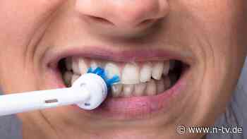 Hygiene ist das A und O: Elektrische Zahnbürste richtig reinigen