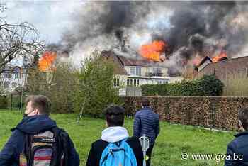 Acht appartementen beschadigd bij brand in Opwijk, geen slachtoffers - Gazet van Antwerpen