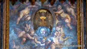 C'è un quadro motorizzato in una chiesa romana: nasconde un affresco miracoloso