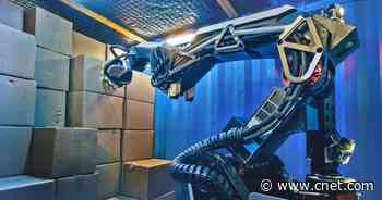 Watch the newest box-stacking robot from Boston Dynamics at work video     - CNET