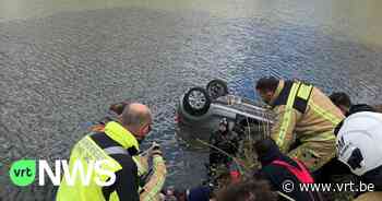 Auto belandt in vijver in Dendermonde - VRT NWS
