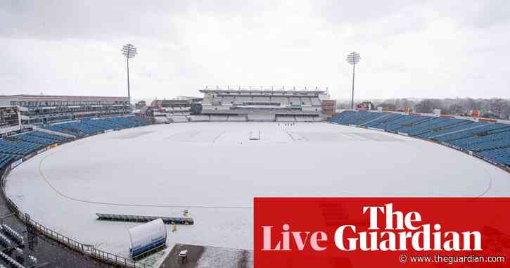 Lancashire v Sussex, snow stops play at Headingley: county cricket – live!
