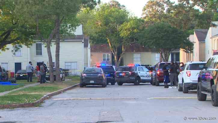 HPD: Innocent woman killed in crossfire during shooting at apartment in northwest Houston - KHOU.com
